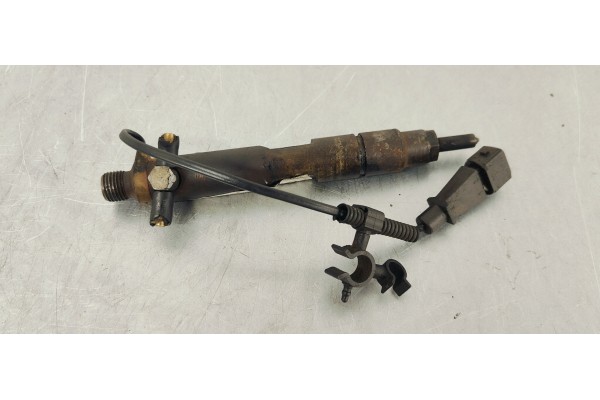 Recambio de inyector para volkswagen golf iv berlina (1j1) básico referencia OEM IAM 038130201F  