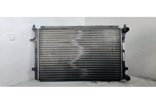 Recambio de radiador agua para audi a3 sportback (8p) 1.6 i 100 referencia OEM IAM 1K0121251P  