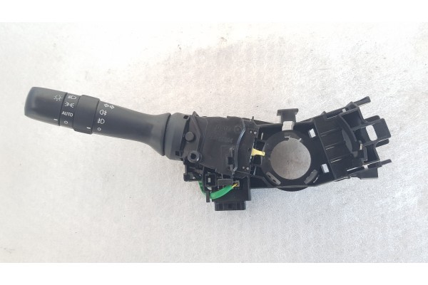 Recambio de mando luces para toyota avensis (t27) 2.2d-cat 150 fap referencia OEM IAM 173832  