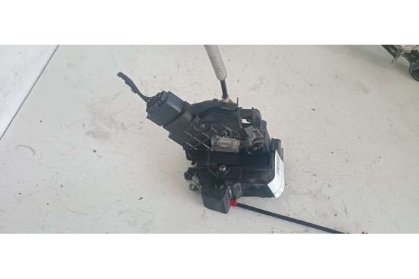 Recambio de cerradura puerta trasera izquierda para audi a4 avant (b5) 1.6 referencia OEM IAM 6M2AR26413BC  