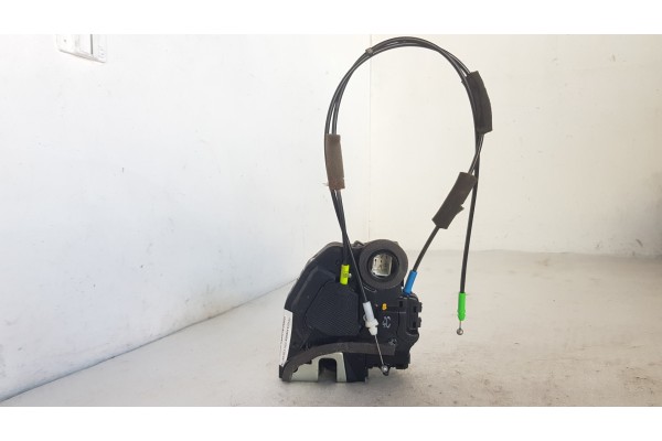 Recambio de cerradura puerta trasera izquierda para toyota avensis (t27) 2.2d-cat 150 fap referencia OEM IAM A084219  