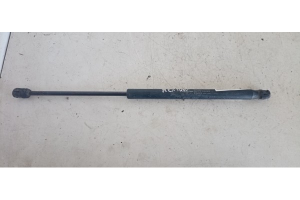 Recambio de amortiguadores capo para ssangyong rexton 270 xdi premium referencia OEM IAM 7115008B01 0497WL310N 0497WL31