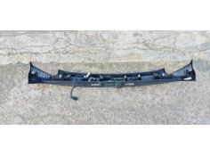 Recambio de molduras traseras para citroen c4 berlina 1.5 hdi 130 fap referencia OEM IAM 9838657780  