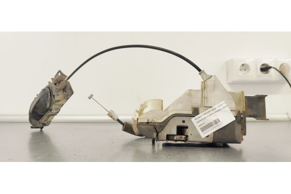 Recambio de cerradura puerta trasera izquierda para peugeot partner kombi 1.6 hdi 110 fap referencia OEM IAM 828418  