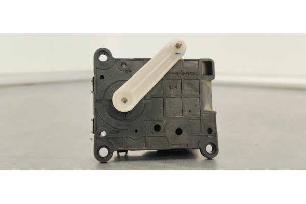 Recambio de motor apertura trampillas climatizador para kia sorento 2.5 crdi ex referencia OEM IAM   