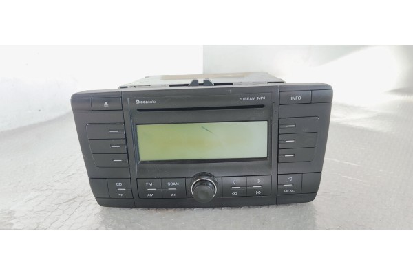 Recambio de sistema audio / radio cd para skoda octavia combi (1z5) 2.0 tdi 140 referencia OEM IAM 1Z0035161C  
