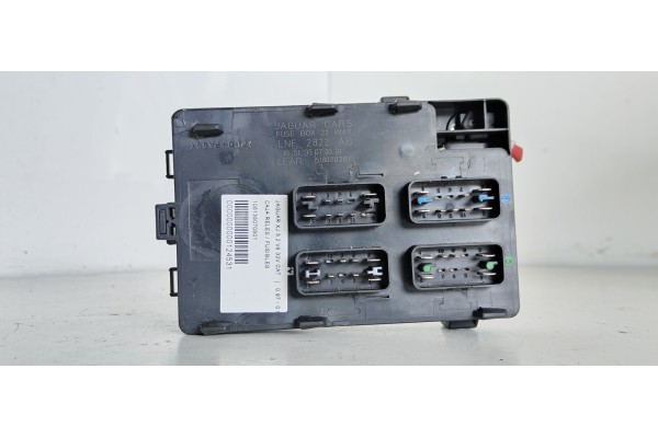 Recambio de caja reles / fusibles para jaguar xj 3.2 v8 32v cat referencia OEM IAM 105135070501  