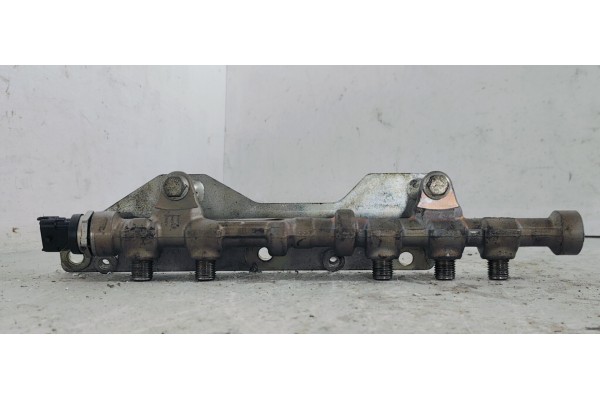 Recambio de rampa inyectora para opel corsa d cosmo referencia OEM IAM 55573331  