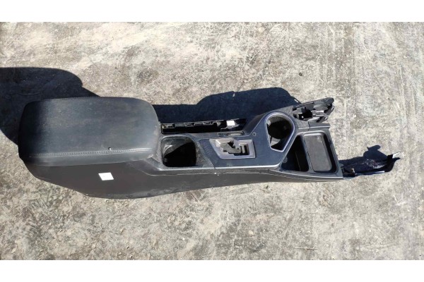 Recambio de apoyabrazos central para toyota rav 4 referencia OEM IAM   