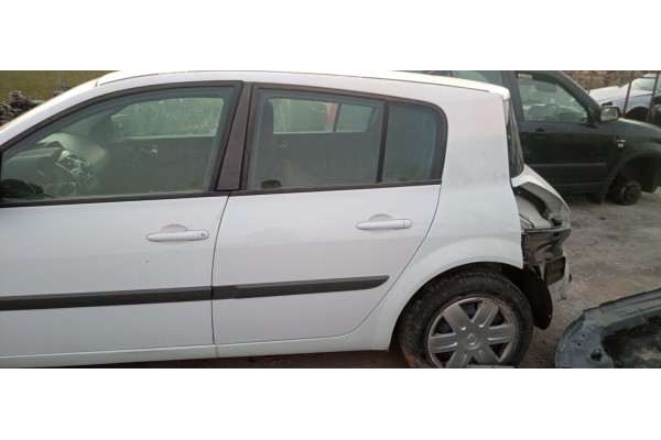 Recambio de puerta trasera izquierda para renault megane ii berlina 5p confort authentique referencia OEM IAM   