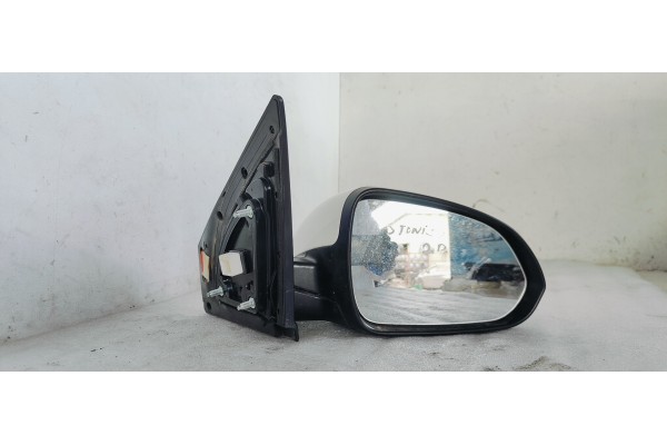 Recambio de retrovisor derecho para kia stonic (ybcuv) 1.2 i 85 referencia OEM IAM E13049725  