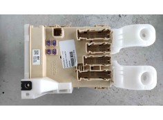 Recambio de caja reles / fusibles para toyota rav 4 referencia OEM IAM 63586798 8273042811 