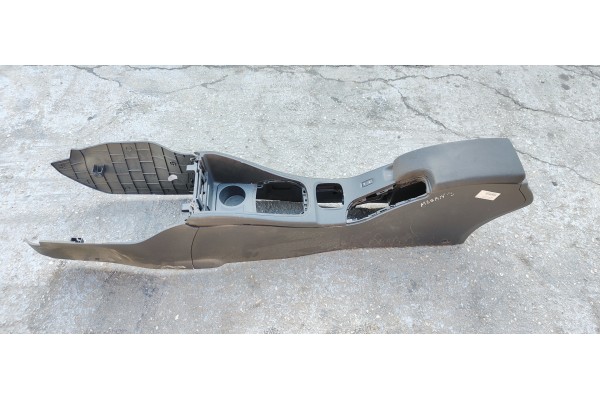 Recambio de apoyabrazos central para renault megane iii berlina 5 p dynamique referencia OEM IAM   