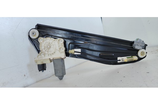 Recambio de elevalunas trasero derecho para bmw serie 7 (e65/e66) 745i referencia OEM IAM 7024814E  