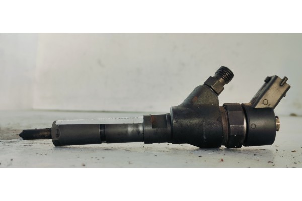 Recambio de inyector para peugeot 307 (s1) xr clim referencia OEM IAM 0445110008  