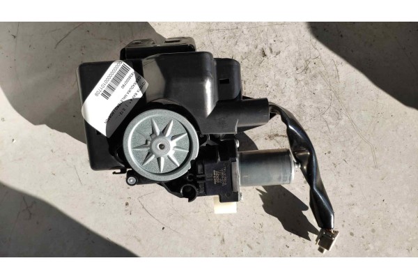 Recambio de cerradura maletero / porton para toyota rav 4 referencia OEM IAM 1638000790 T5161382A 