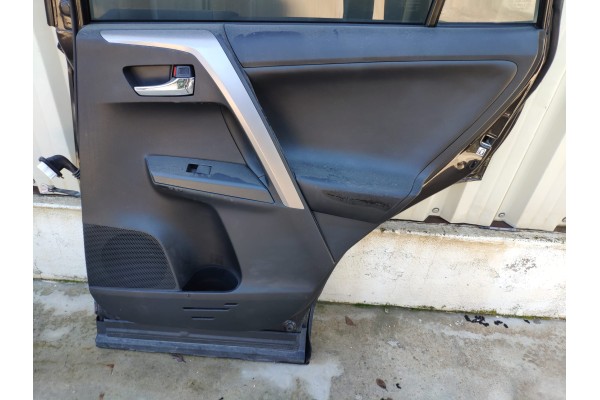 Recambio de guarnecido puerta trasera derecha para toyota rav 4 referencia OEM IAM   