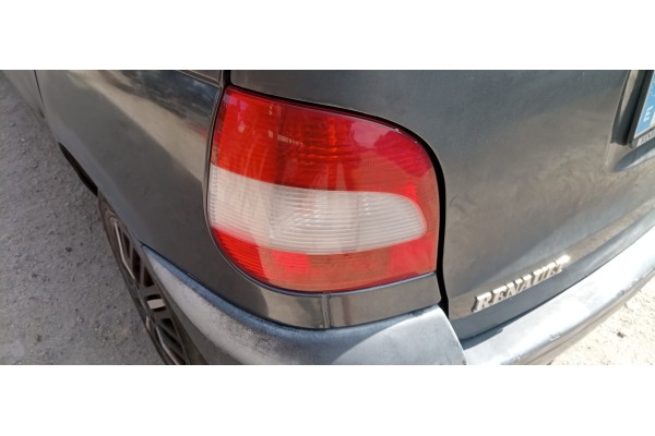 Recambio de piloto trasero izquierdo para renault megane i scenic (ja0) 1.6 16v kaleido referencia OEM IAM   