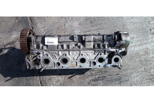 Recambio de culata para peugeot 206 berlina e-music referencia OEM IAM 9643477110  