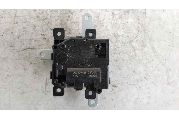 Recambio de motor apertura trampillas climatizador para toyota rav 4 referencia OEM IAM 0638002110  