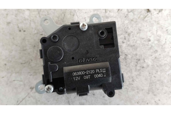 Recambio de motor apertura trampillas climatizador para toyota rav 4 referencia OEM IAM 0638002120  