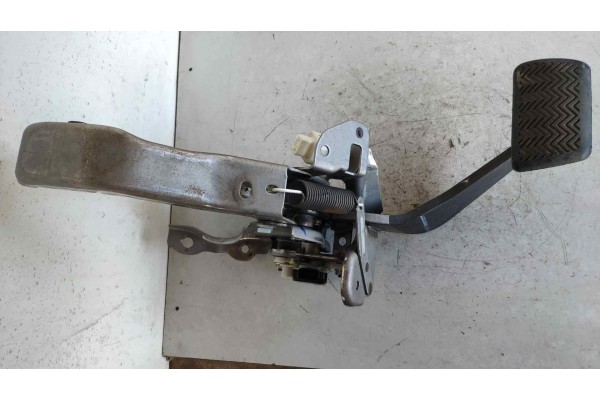 Recambio de pedal freno para toyota rav 4 referencia OEM IAM 8951033030  