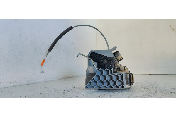 Recambio de cerradura puerta trasera derecha para hyundai i20 (bc3) 1.0i turbo 100 fap referencia OEM IAM 81420Q0000  