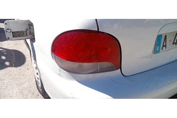 Recambio de piloto trasero izquierdo para hyundai accent (lc) 1.3 cat referencia OEM IAM   