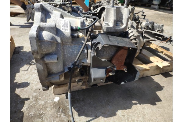 Recambio de caja cambios para ford fiesta (cb1) ambiente referencia OEM IAM 8A6R7002JF T6TC140212001502 