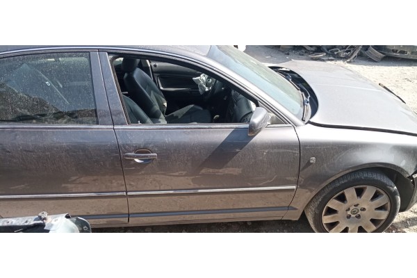 Recambio de puerta delantera derecha para skoda superb (3u4) classic referencia OEM IAM   