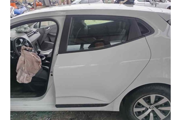 Recambio de puerta trasera izquierda para renault clio v 1.5 d turbo 100 fap referencia OEM IAM   