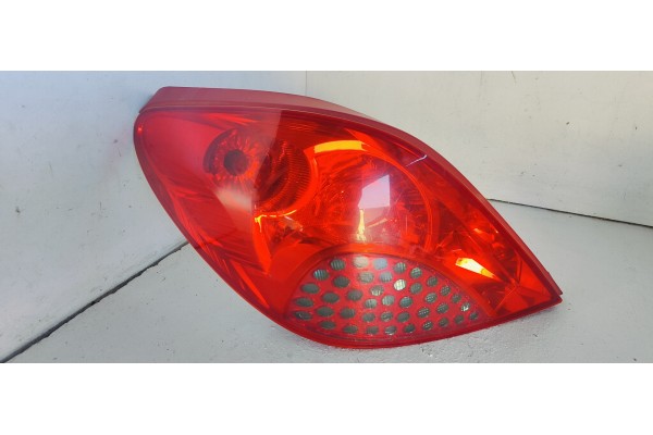 Recambio de piloto trasero izquierdo para peugeot 207 cc 1.6i 120 referencia OEM IAM 9680231380  