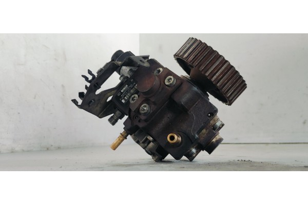 Recambio de bomba inyeccion para citroen c4 berlina lx referencia OEM IAM 9656300380  