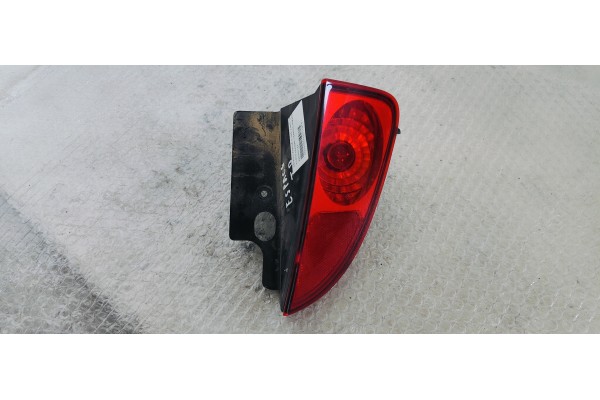 Recambio de piloto trasero derecho paragolpes para renault espace iv (jk0) 2.0dci 130 referencia OEM IAM 8200027154  