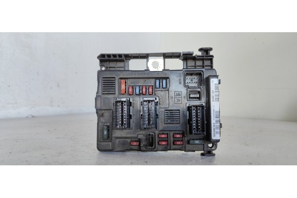 Recambio de caja reles / fusibles para citroen berlingo 1.9 d sx familiar referencia OEM IAM 965061858000  