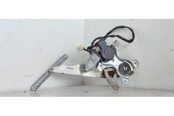 Recambio de elevalunas trasero derecho para lexus rx300 (mcu15) luxury referencia OEM IAM 8572048040  