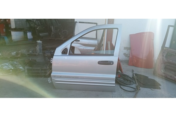 Recambio de puerta delantera izquierda para jeep gr.cherokee (wj/wg) 3.1 td cat referencia OEM IAM   