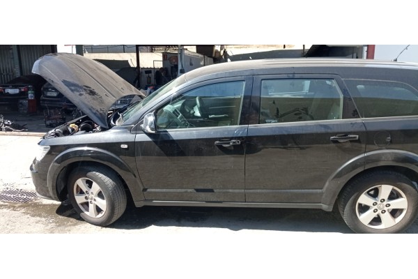 Recambio de puerta delantera izquierda para dodge journey 2.0 16v crd cat referencia OEM IAM   
