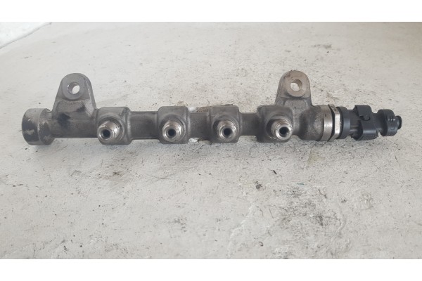 Recambio de rampa inyectora para opel insignia berlina 2.0cdti 130 fap referencia OEM IAM 0445214221  