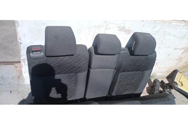 Recambio de asientos traseros para peugeot 3008 allure referencia OEM IAM   