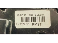 Recambio de mando elevalunas delantero derecho para hyundai i30 1.6 crdi 115 referencia OEM IAM 935702L910  