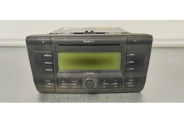 Recambio de sistema audio / radio cd para skoda octavia berlina (1z3) 1.9 tdi 105 referencia OEM IAM 1Z0035161A  