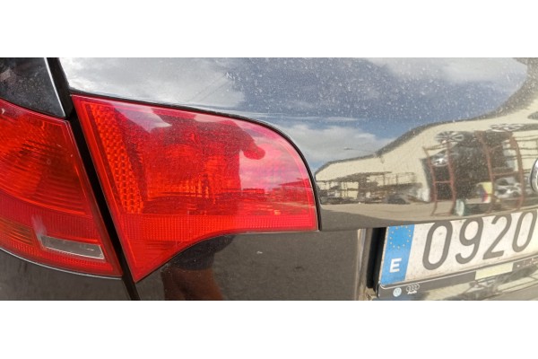 Recambio de piloto trasero izquierdo interior para audi a4 avant (8e) 2.0 tdi referencia OEM IAM 8E9945093  