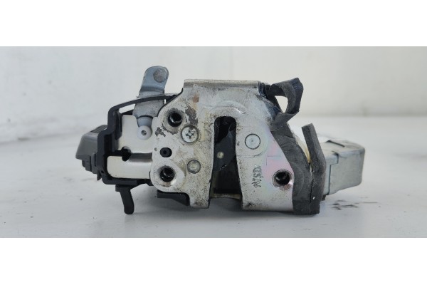 Recambio de cerradura puerta trasera izquierda para lexus is200 (ds2/is2) 220d referencia OEM IAM   