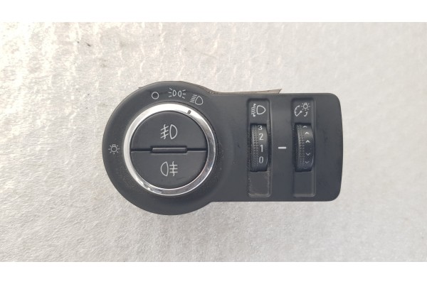 Recambio de mando luces para chevrolet cruze 1.6 i 113 referencia OEM IAM 13301749  