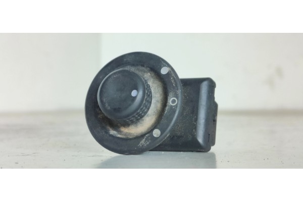 Recambio de mando retrovisor para dacia dokker 1.5 blue dci diesel fap cat referencia OEM IAM 255704649R  