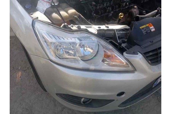 Recambio de faro derecho para ford focus berlina (cap) 1.6tdci 90 referencia OEM IAM   