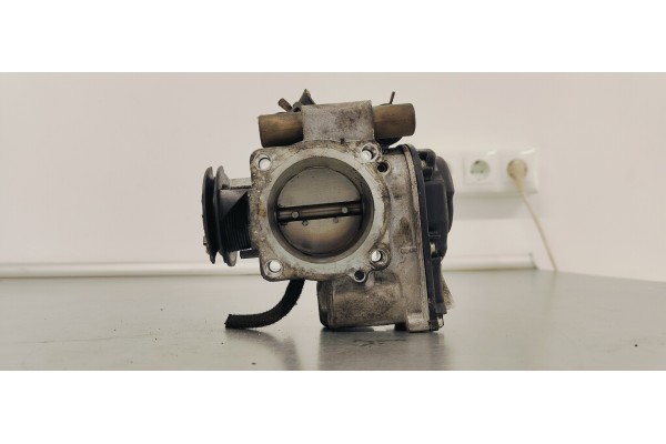 Recambio de caja mariposa para audi a4 berlina (b5) 1.8 referencia OEM IAM 058133063H  