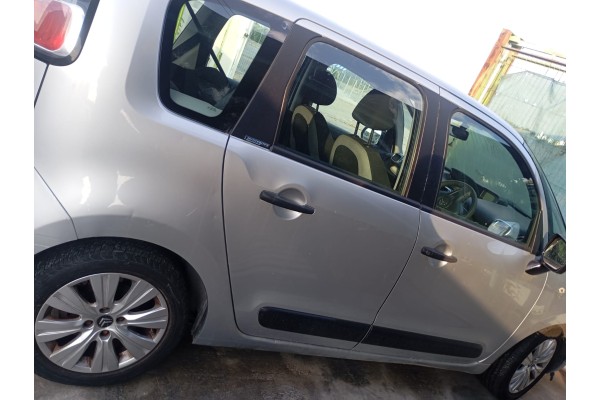 Recambio de puerta trasera derecha para citroen c3 picasso exclusive referencia OEM IAM   