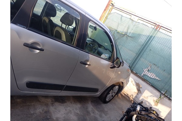 Recambio de puerta delantera derecha para citroen c3 picasso exclusive referencia OEM IAM   